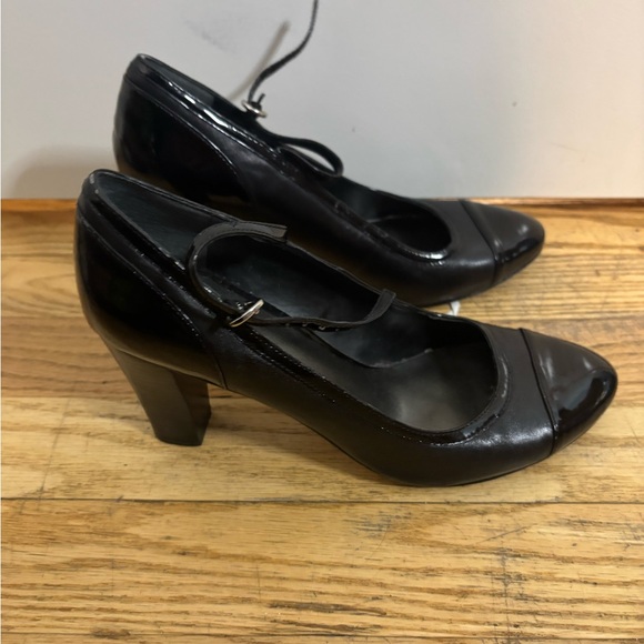Nine West Black Women's Heels with Strap size 7.5 EUC - Picture 1 of 4